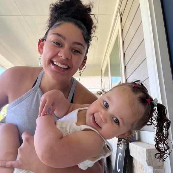 Jordyn & Jupiter’s Closet - Picture 5 of 6